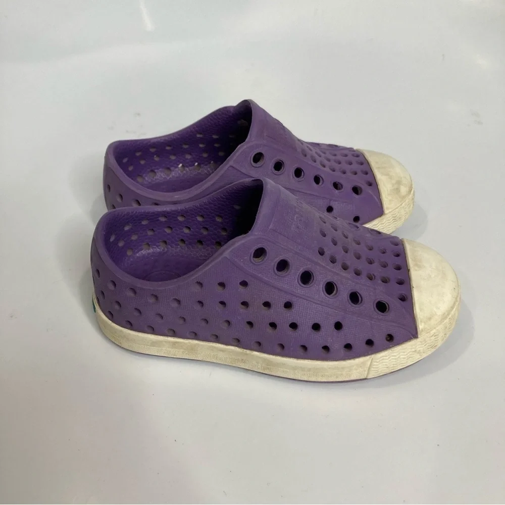 Native‎ Jefferson shoes size 6 purple